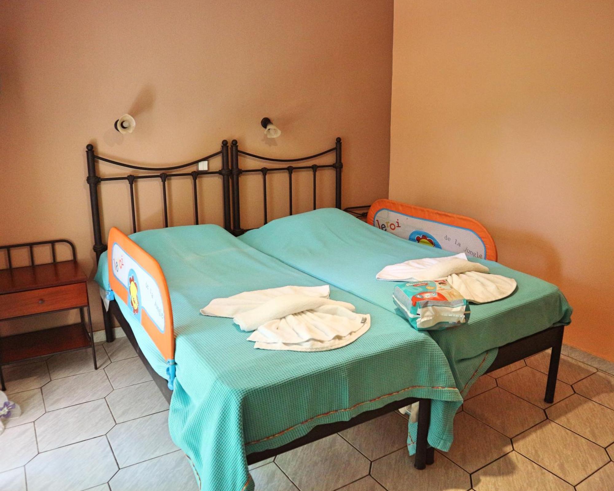 Villa Eleni Seaside Apartments Platanias  Ruang foto
