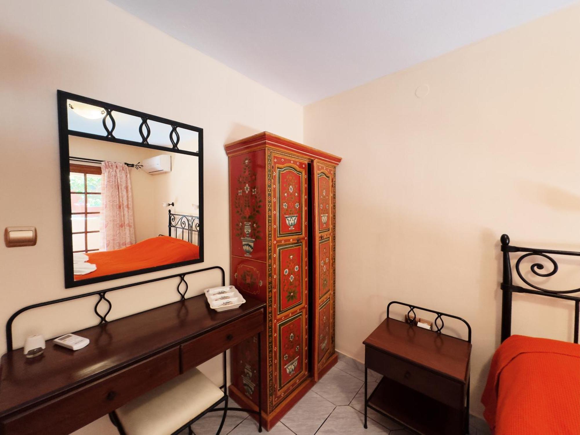 Villa Eleni Seaside Apartments Platanias  Bagian luar foto